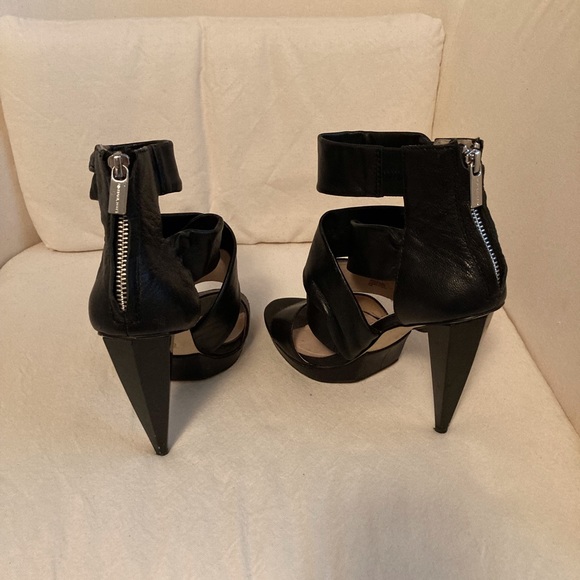 Michael Kors black high heels - Picture 3 of 4